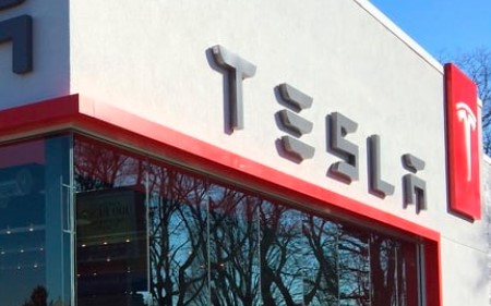 Tesla ожидает рекордно прибыльный H2: что будет дальше с акциями Tesla?